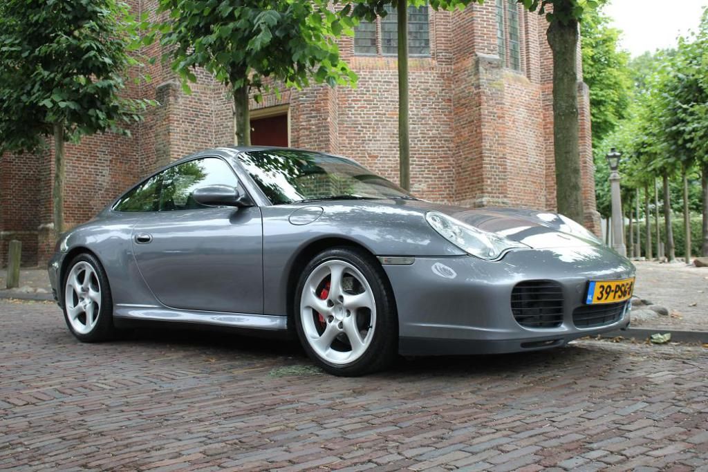 Porsche 911 Carrera 4S 