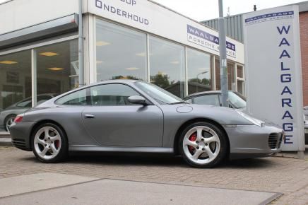 Porsche 911 Carrera 4S 