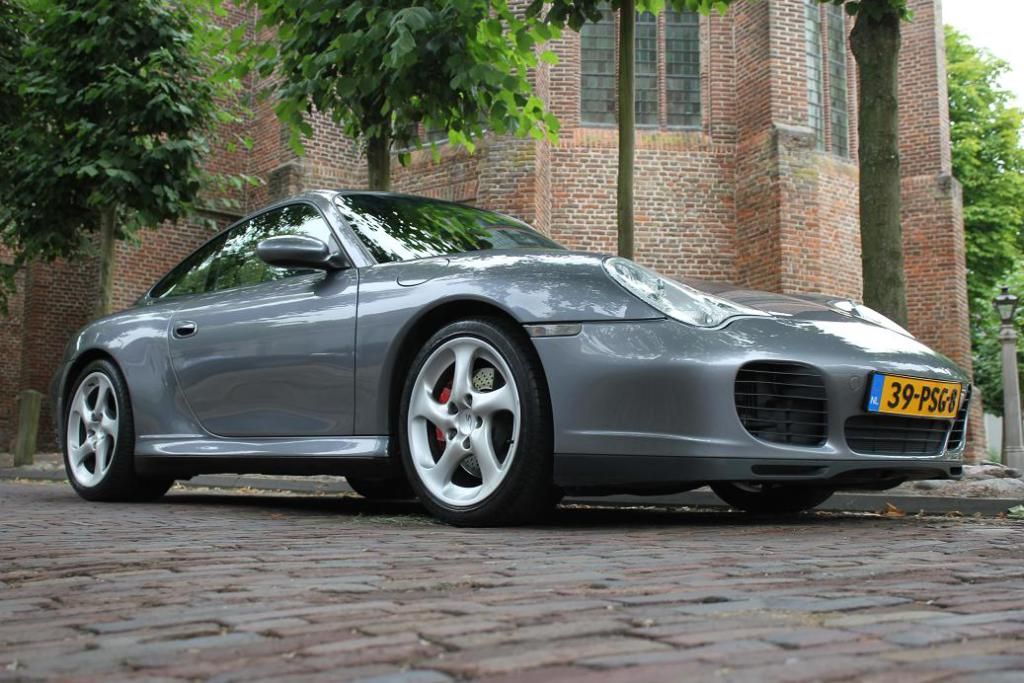 Porsche 911 Carrera 4S 