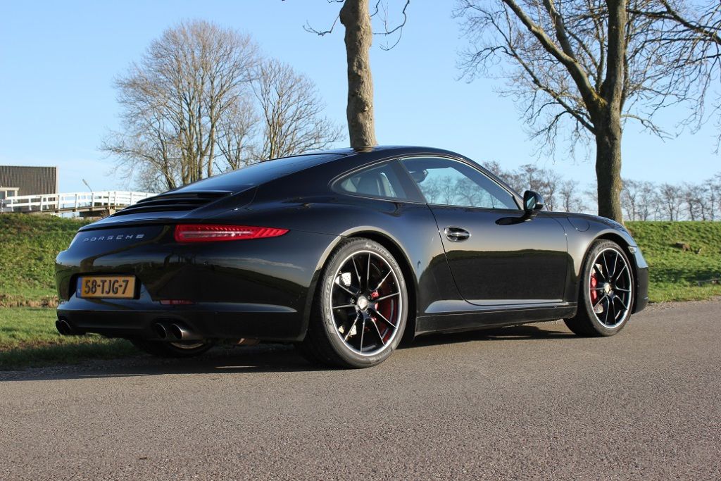 Porsche 911 Carrera S 