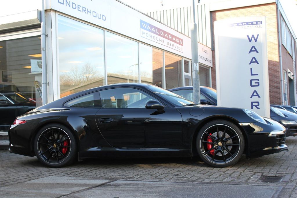 Porsche 911 Carrera S 