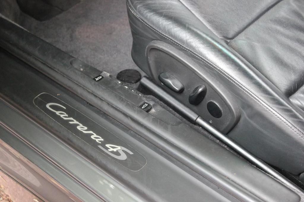 Porsche 911 Carrera 4S 