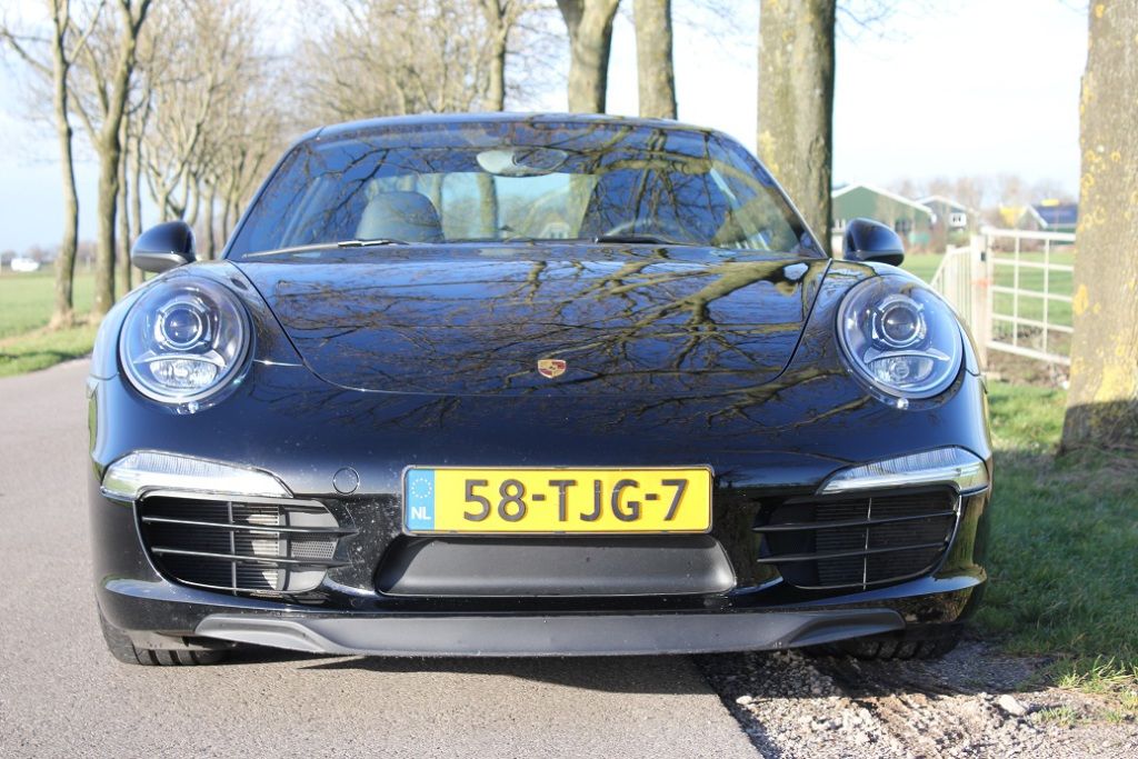 Porsche 911 Carrera S 