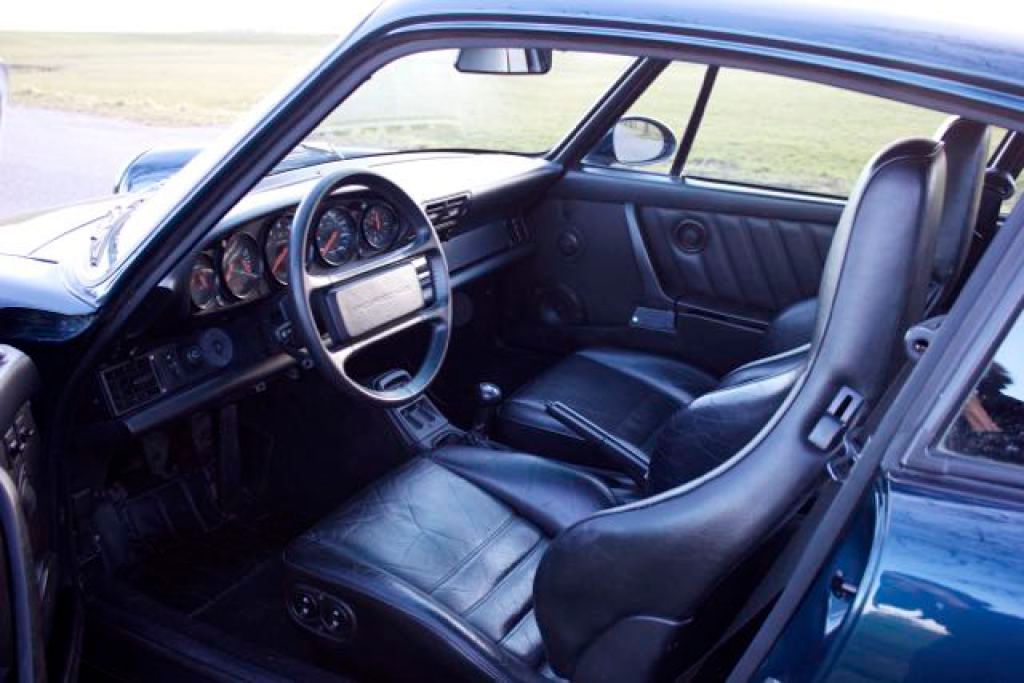 Porsche 964 Carrera 4