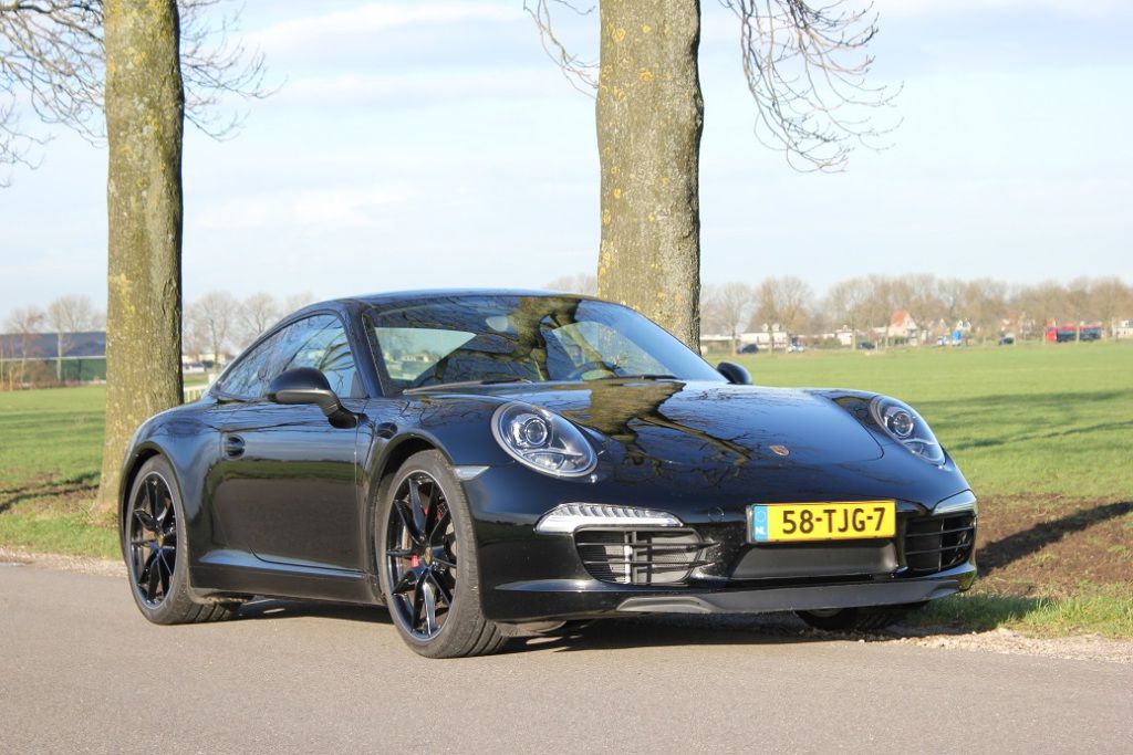 Porsche 911 Carrera S 