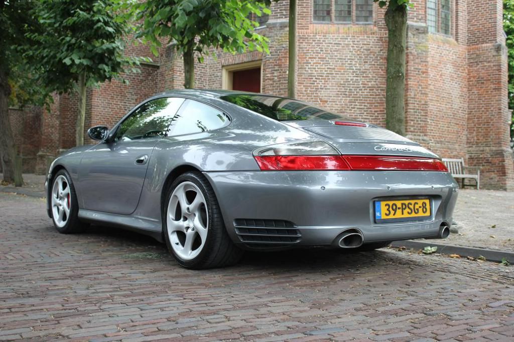Porsche 911 Carrera 4S 